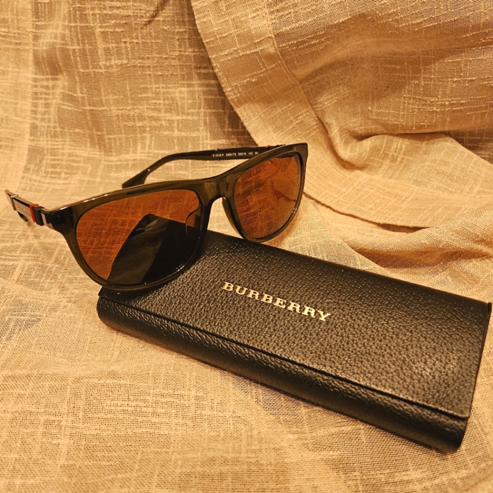 Burberry Sunglasses With Case